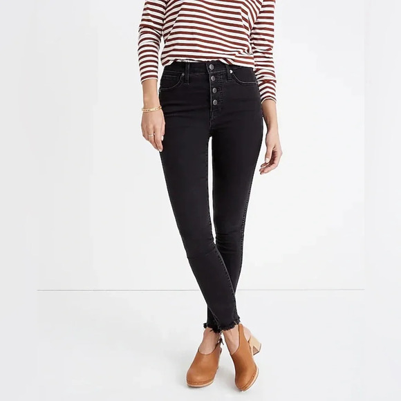 Madewell • 10" High-Rise Skinny Jeans in Berkeley Black: Button-Through Edition - Picture 4 of 12